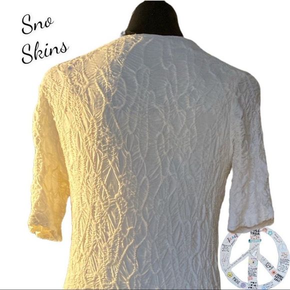 ๐
บSNO Skins NWT. White stretch textured dress. Size medium - Picture 10 of 15